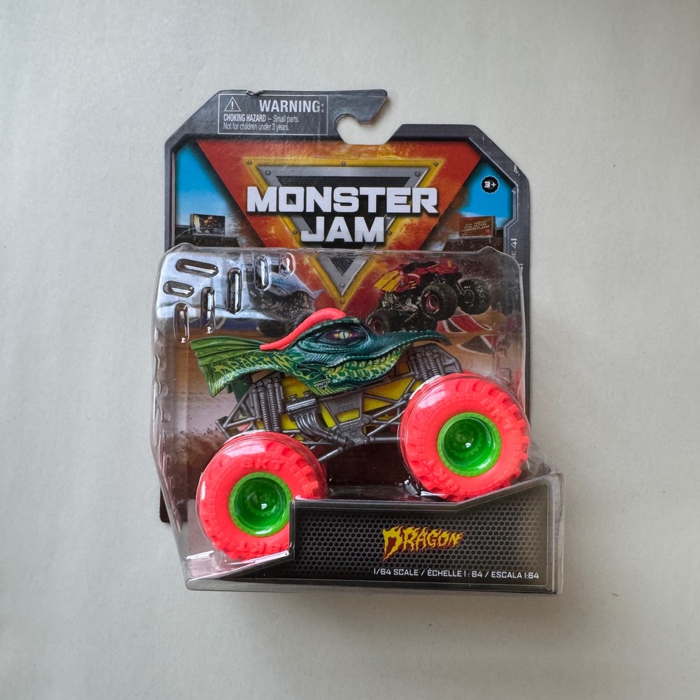 Monster Jam Dragon Monster Truck Series 41 1:64‎ Scale Die-Cast BKT Tires NEW
